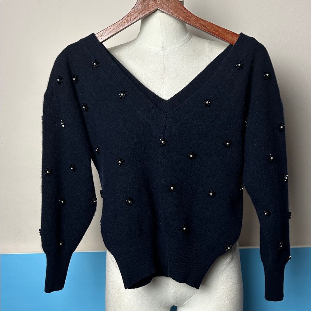 Lambswool Angora V- neck Sweater with Bead Embellishments size XS made in Italy